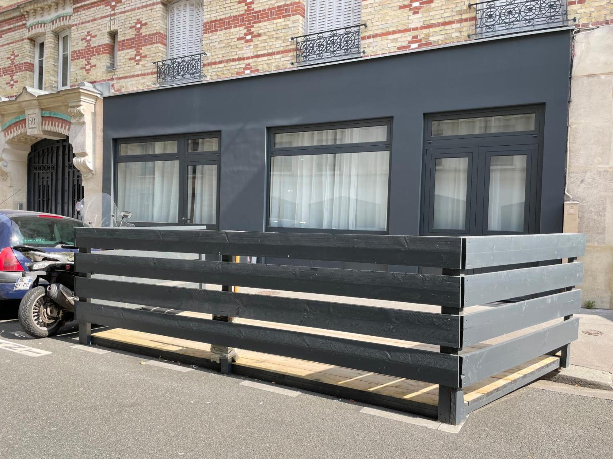 Appartement Lounge In A Cosy On Canal Saint-martin Parijs