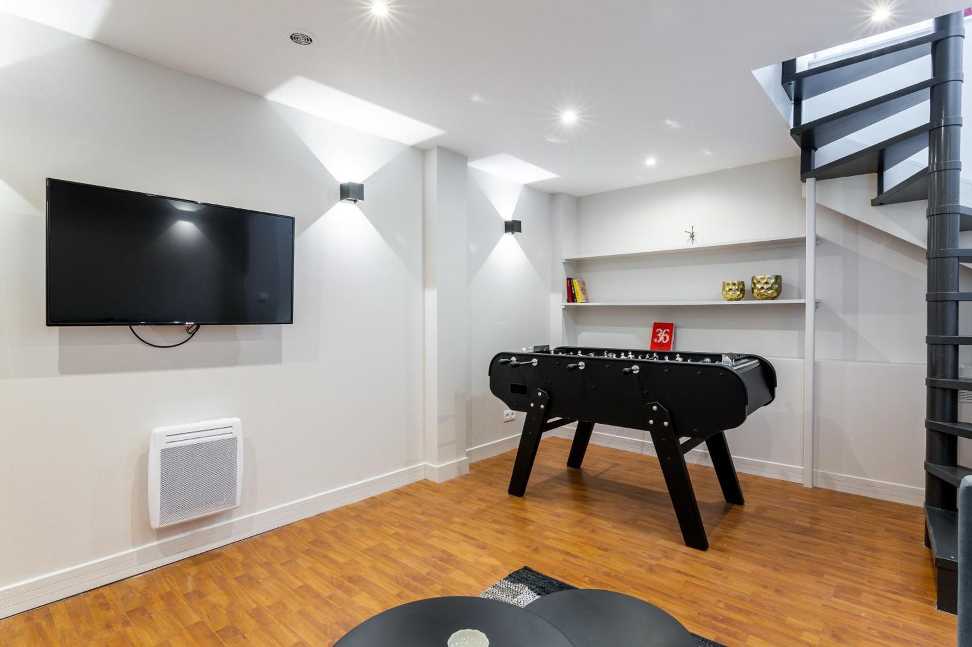 Lounge In A Cosy On Canal Saint-martin Appartement Parijs