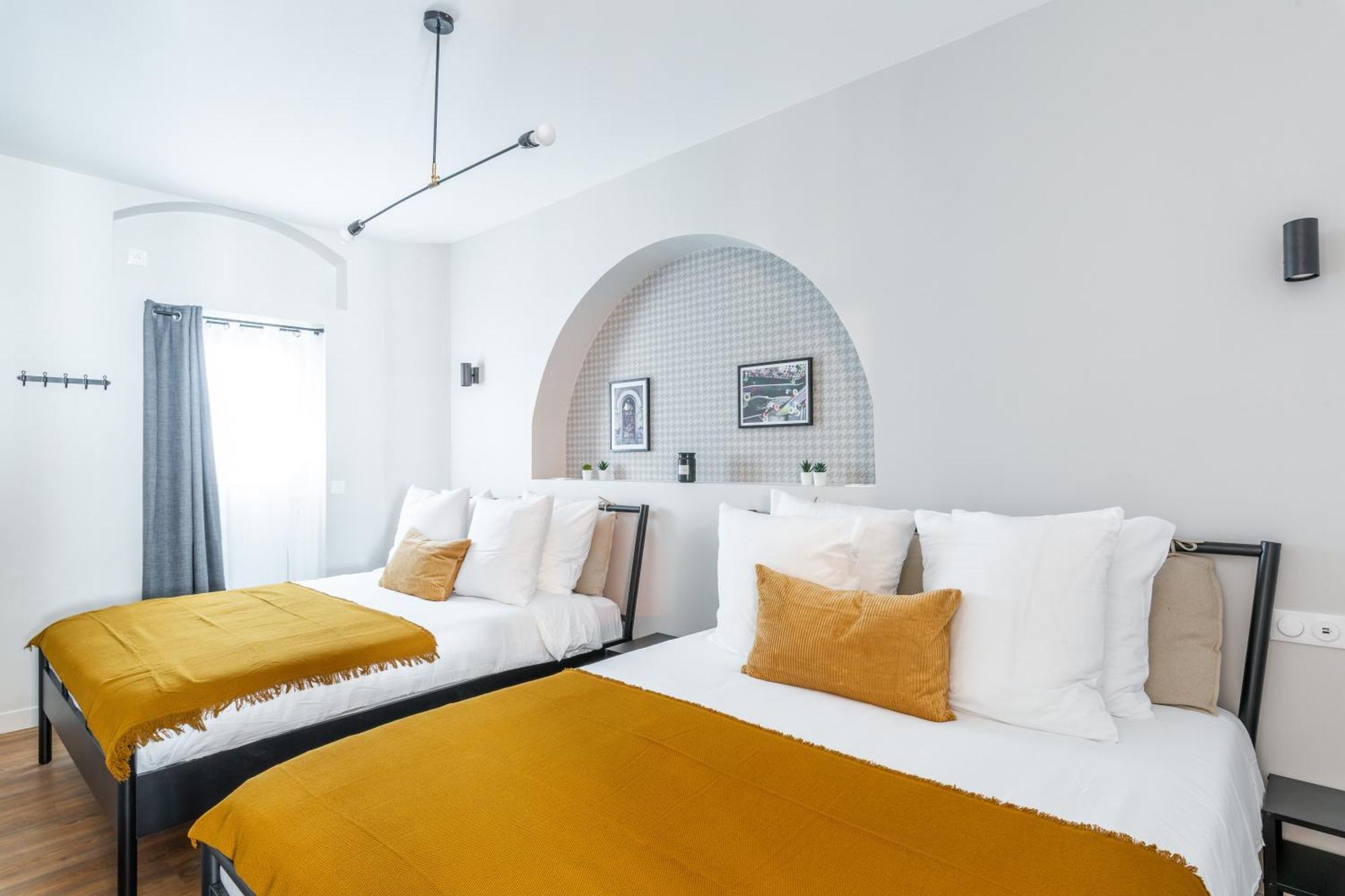 Lounge In A Cosy On Canal Saint-martin Appartement Parijs